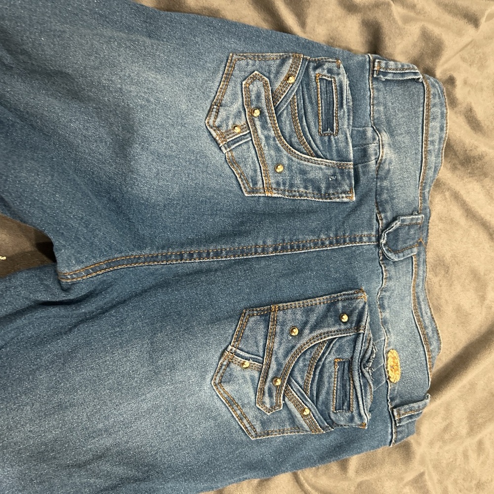 I am selling boot cut jeans they are a size 7